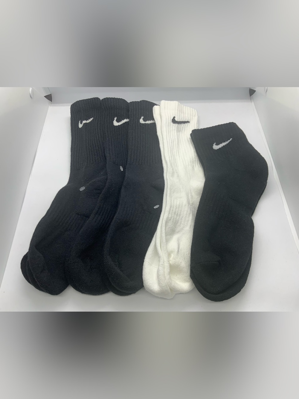 Nike Black & White Crew and Low-Cut Sock Pack
